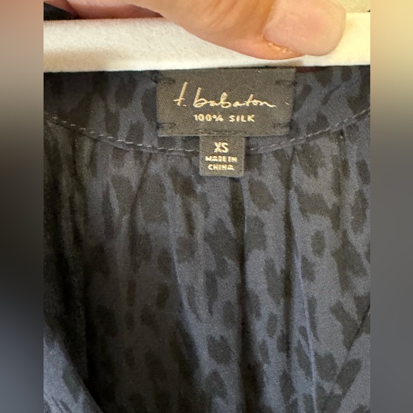 Babaton Aritiza 100% Silk Print Blouse Size XS - Picture 3 of 6